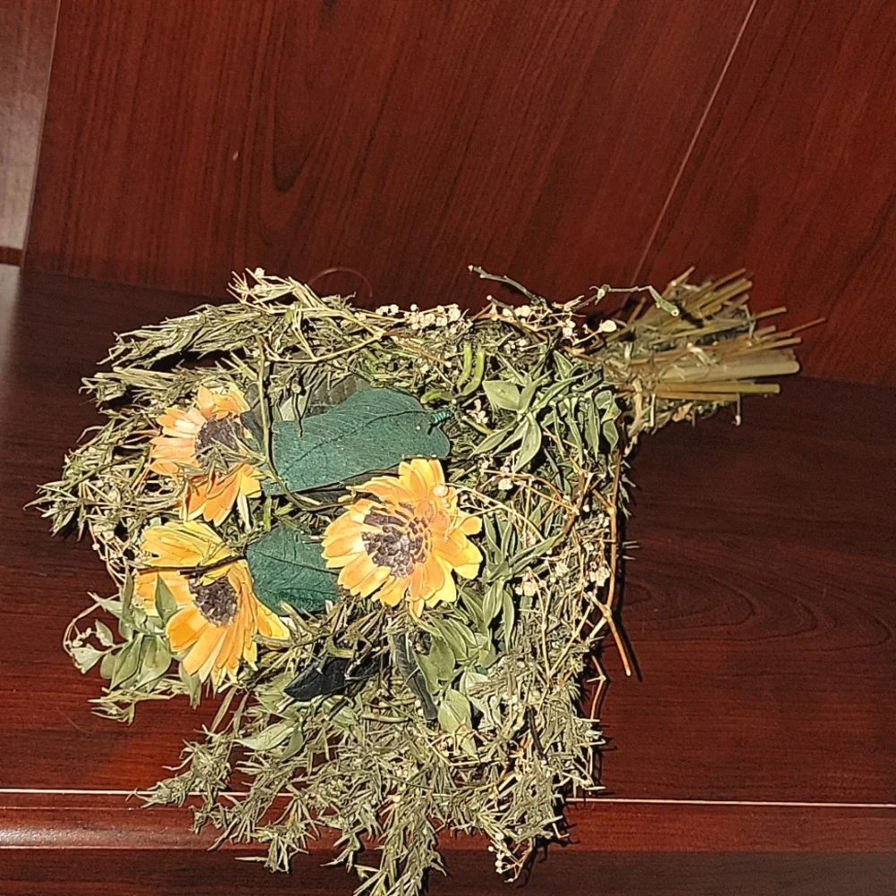 Floral Bouquet, Sunflowers (8-9 in. long)